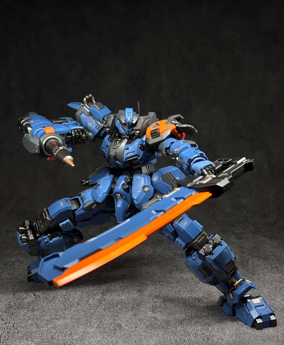 MOSHOW Illustrious-Class Tyrant BOLT Mecha Action Figure Model